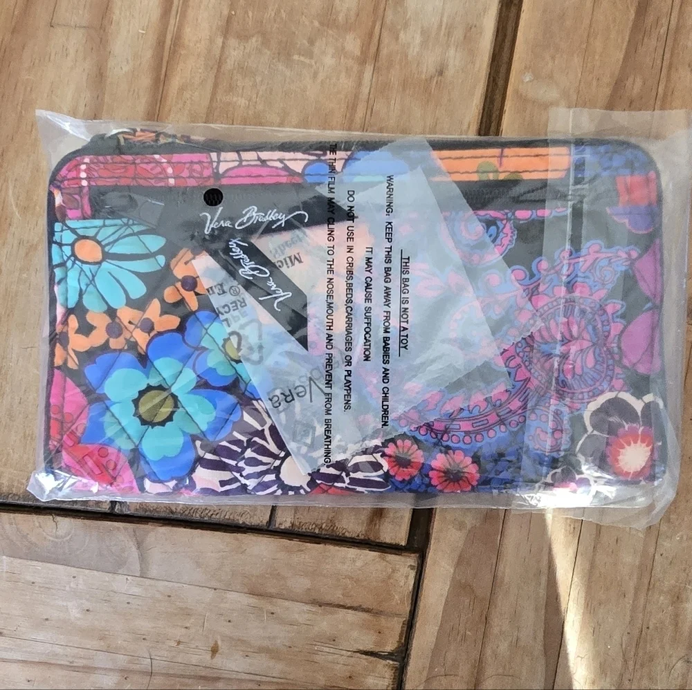 Vera Bradley Front Zip Wristlet